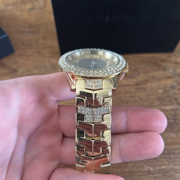 Vintage Marc Ecko “The King” Watch and bracelet set. - Picture 3 of 6